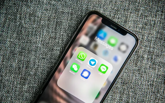 Qué es un asistente virtual por WhatsApp y por qué está llegando a los negocios locales — Inteligencia artificial para negocios